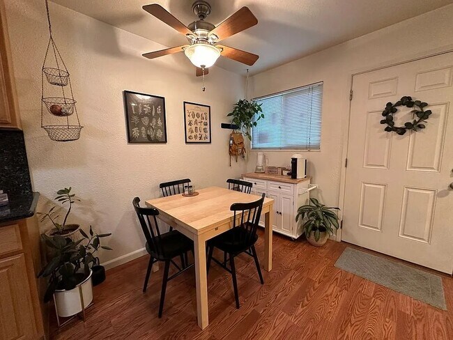 Building Photo - 1564 Hollenbeck Ave