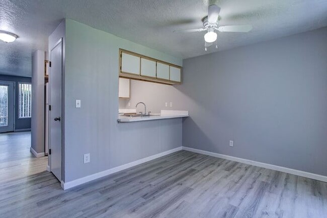Primary Photo - 2 bedroom unit. Pets OK! Lots of upgrades!...