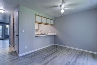 Building Photo - 2 bedroom unit. Pets OK! Lots of upgrades!...