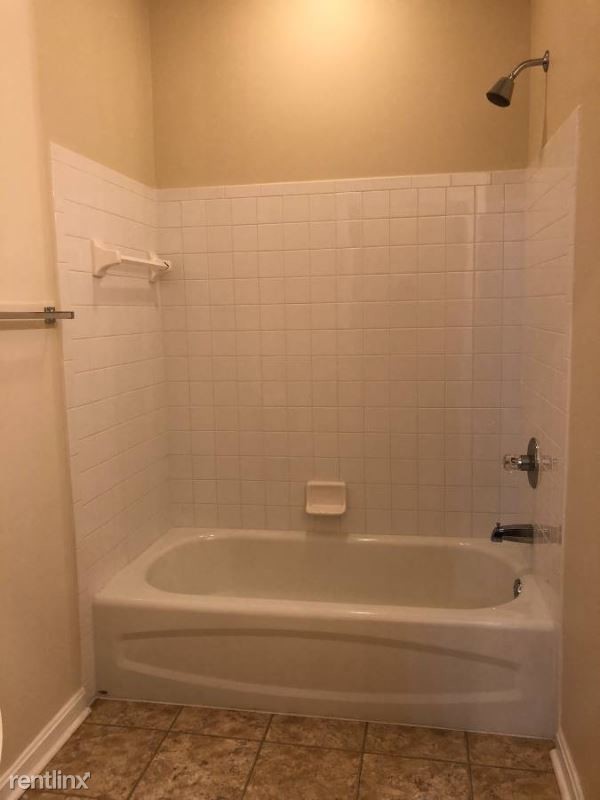 Building Photo - 7576 Mansion Cir