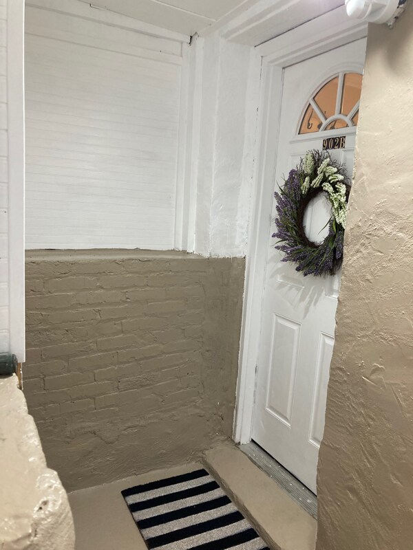 Building Photo - 902 I St SE