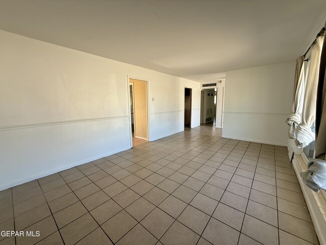 Building Photo - 2900 Polk Ave