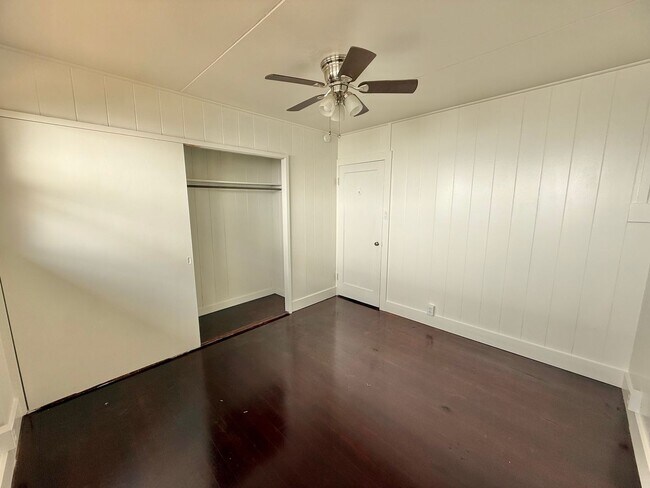 Building Photo - Partially Renovated 3 Bedroom / 2 Bathroom Main House – 1,400 Sq Ft