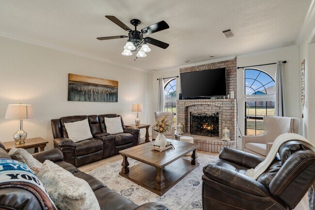 Building Photo - Beautiful 3-Bedroom home!