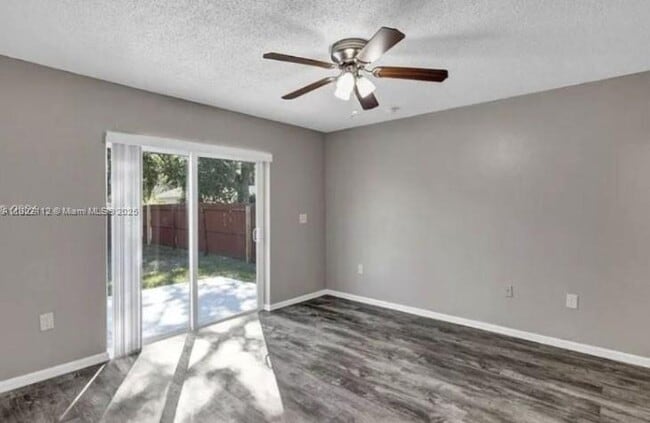 Building Photo - 2210 Whispering Trails Dr
