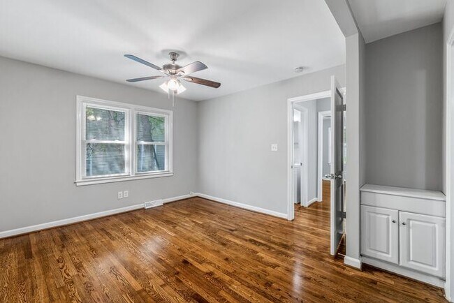 Building Photo - Updated Home with Hardwood Floors, LR & De...