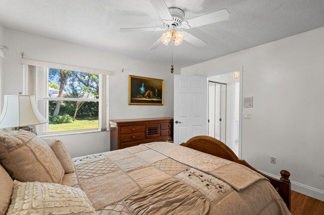 Building Photo - 15495 Rolling Meadows Cir