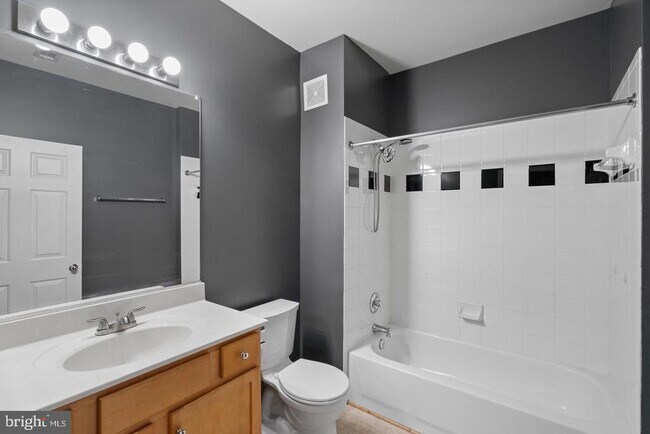 Building Photo - 13363 Connor Dr