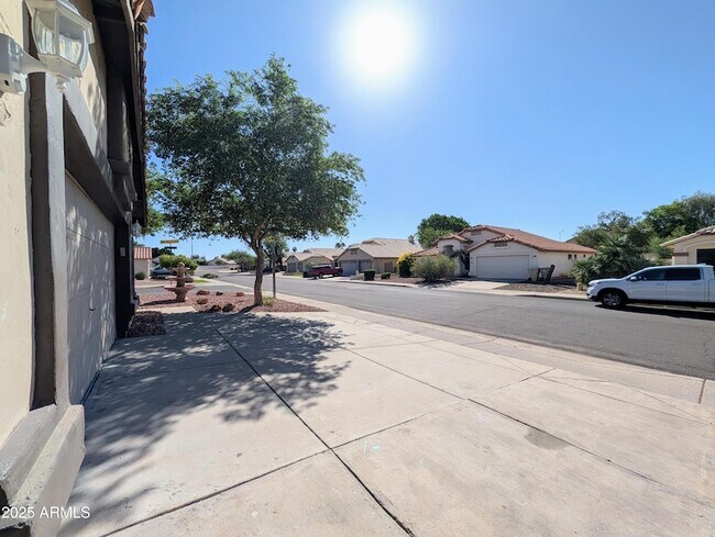 Building Photo - 5232 W Tonto Rd