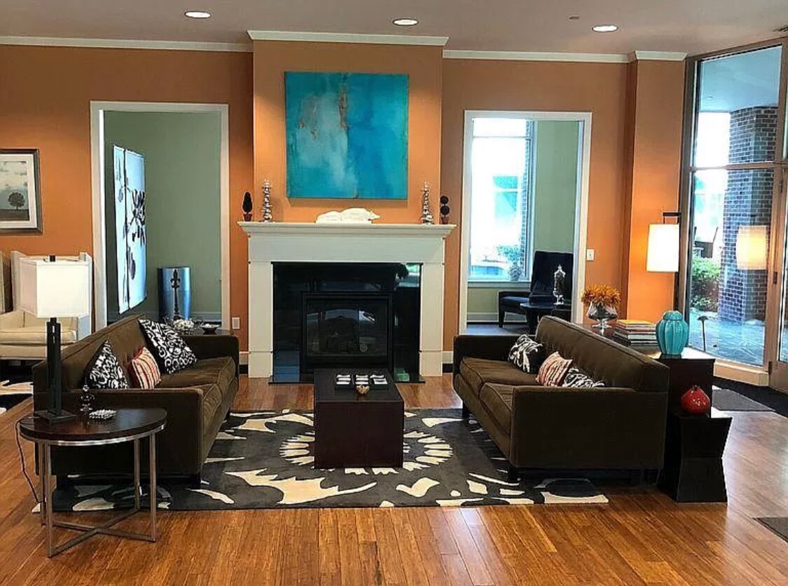 Building Photo - 324 E Main St