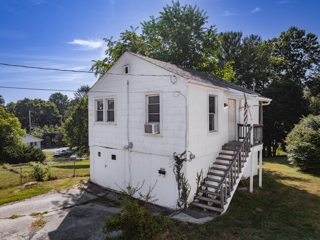 Building Photo - 610.5 Russell St