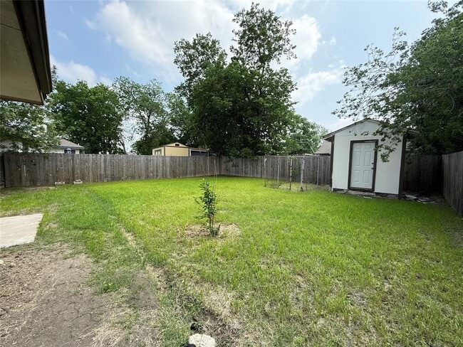 Building Photo - 6809 Jaired Dr