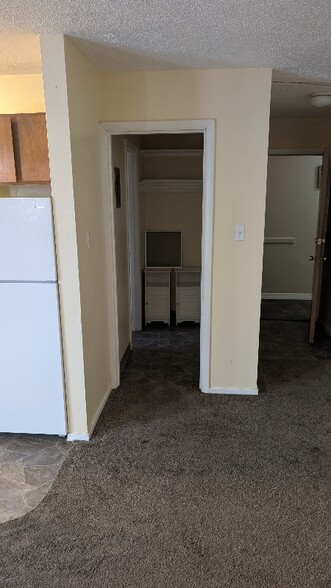 Building Photo - 512 E 15th Ave