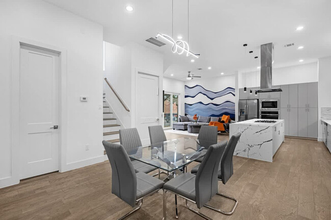 Building Photo - 2109 McGowen St