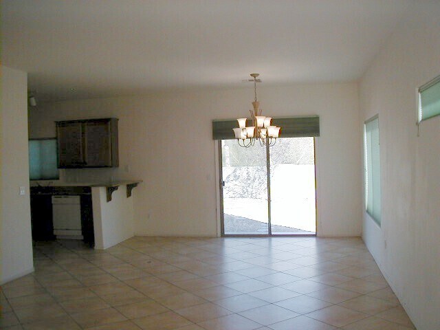 Building Photo - Large 4 bedroom home with Den - Corner lot...