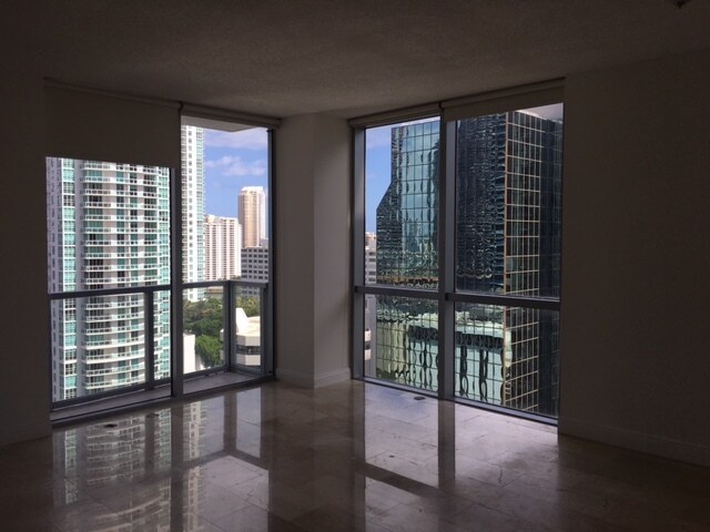 Building Photo - 1060 Brickell Ave