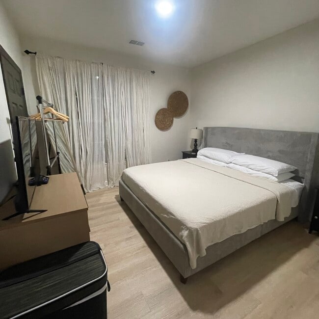 Building Photo - 3176 Feltrim Pl