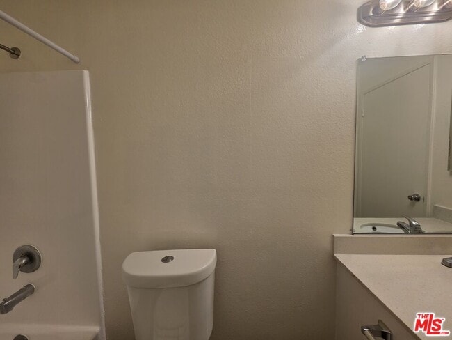 Building Photo - 11716 Oxford Ave