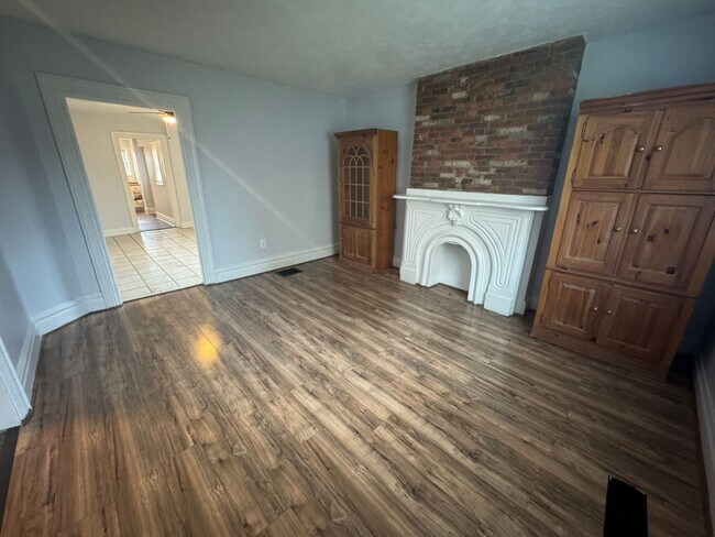 Building Photo - Charming 5BR Home in the Heart of Pittsbur...