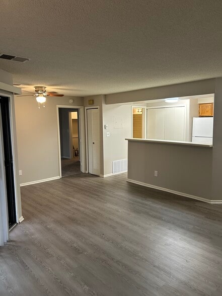 Building Photo - 3686 Iguana Dr