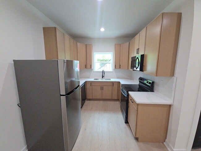 Building Photo - 8101 Venus St