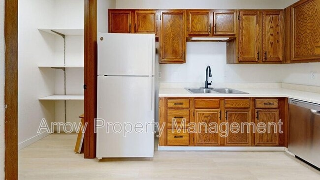 Building Photo - 205 E Arbor Ave