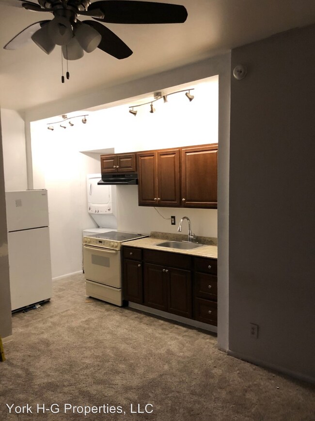 Building Photo - 1306 Vernon St