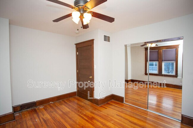 Building Photo - 5753 Rogers Ave