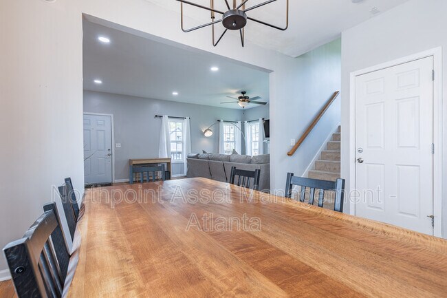 Building Photo - 2025 Jonesboro Rd SE