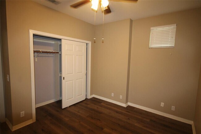 Building Photo - 11558 Spicewood Pkwy