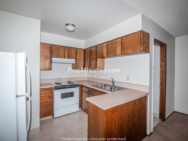 Building Photo - One Bedroom Hawthorne Apartment w/ Secure ...