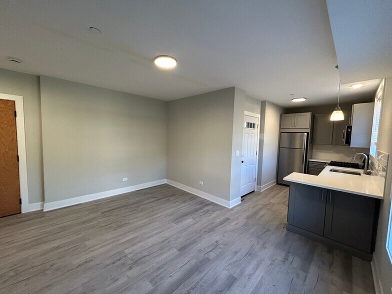 Building Photo - 1131 Oak Ave