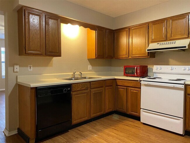 Building Photo - 3047 Olympia Dr