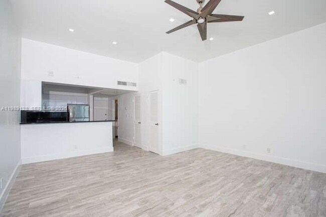 Building Photo - 2501 S Ocean Dr