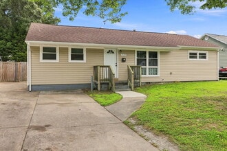 Building Photo - 2124 Jeffrey Dr