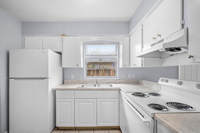 Building Photo - 5447-5449 10th Ave