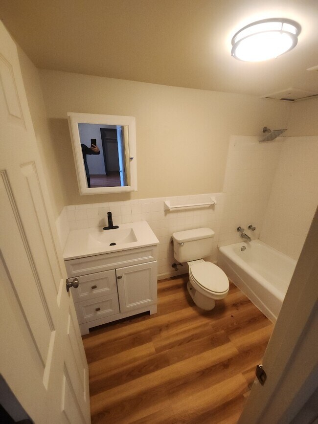 Building Photo - 1 Bedroom 1 Bath