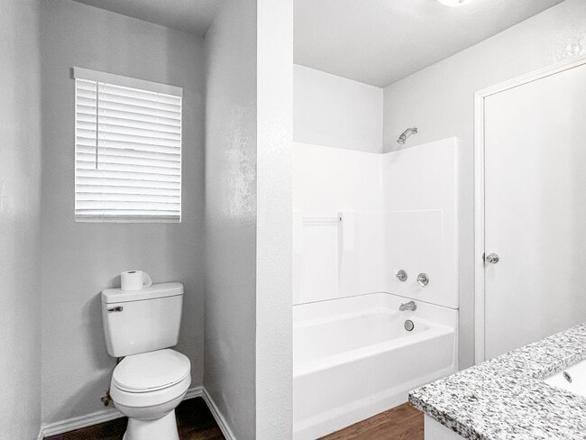 Building Photo - Convenient South SA Location—3BR with W/D Included