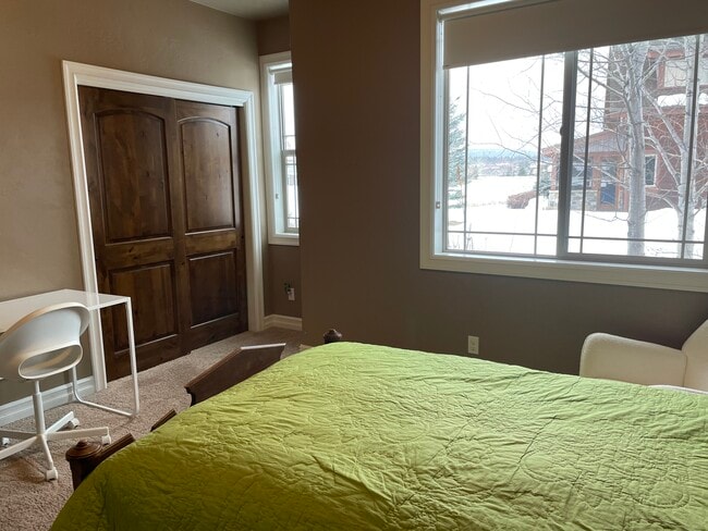 Building Photo - 3029 River Lakes Dr