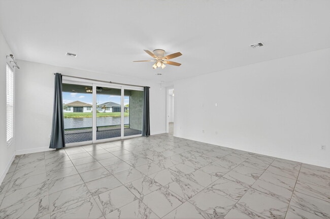 Building Photo - 11650 SW Moon River Way