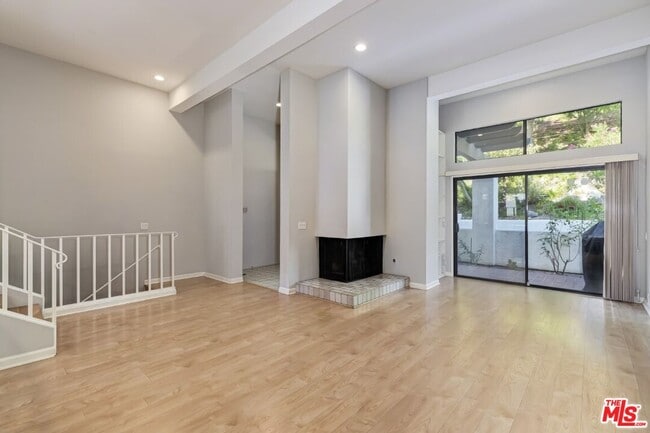 Building Photo - 1560 Michael Ln