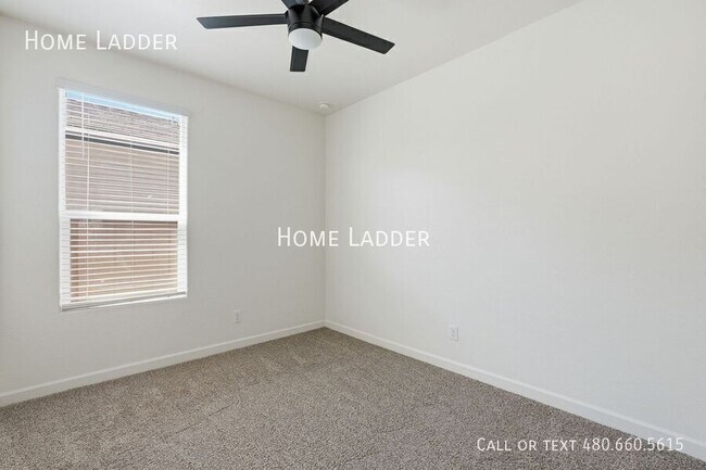 Building Photo - 2713 N Camden Dr