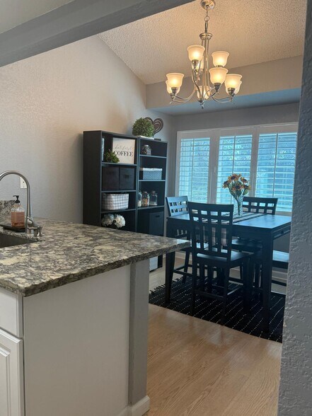 Dining area - 2107 G St