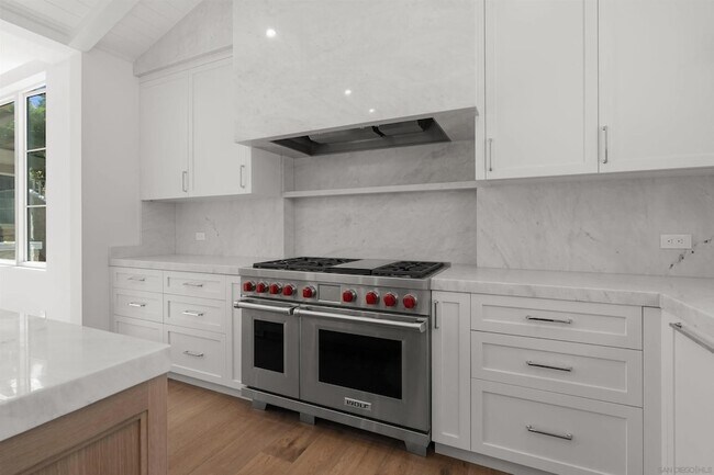 Building Photo - 461 Zuni Dr