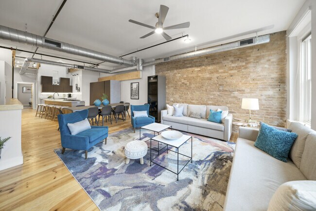 Building Photo - 122 W Elder St