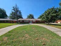 Building Photo - (3) Bed/(2) Bath with Storm Shelter and Mo...