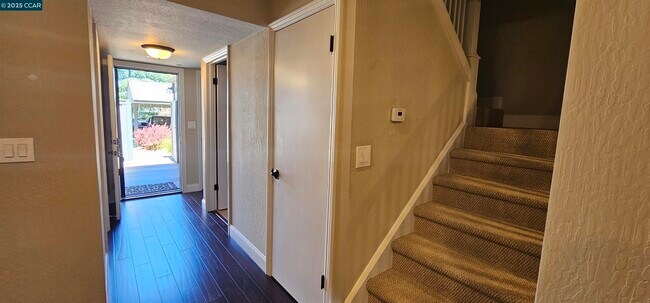 Building Photo - 1597 Ashwood Dr