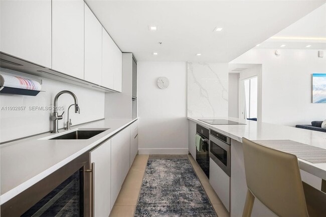 Building Photo - 6899 Collins Ave