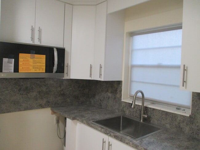 Building Photo - 31 Canterbury B