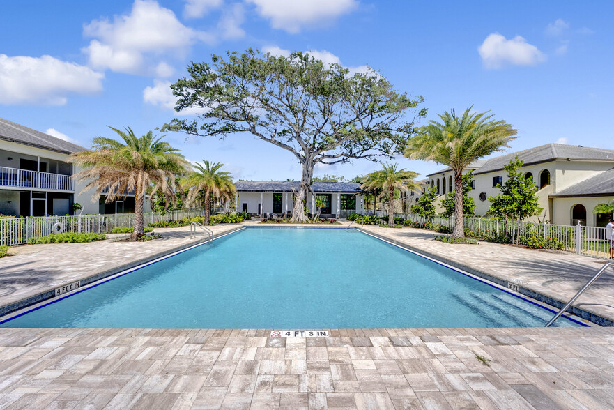 Beautiful New Pool - Boca Villas